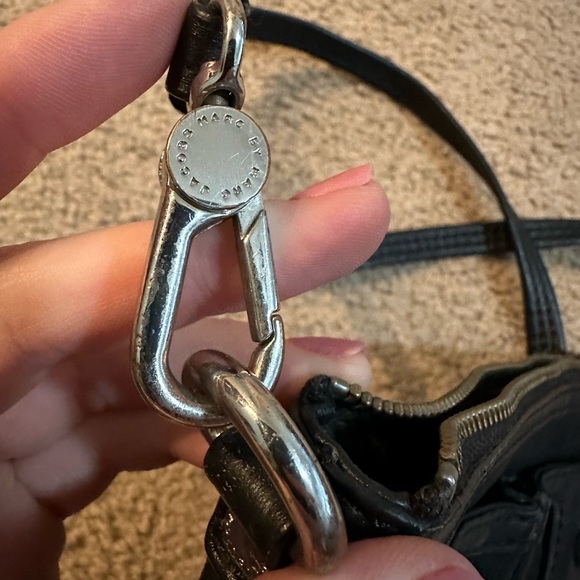 Marc By Marc Jacob’s black cross body - Picture 3 of 6